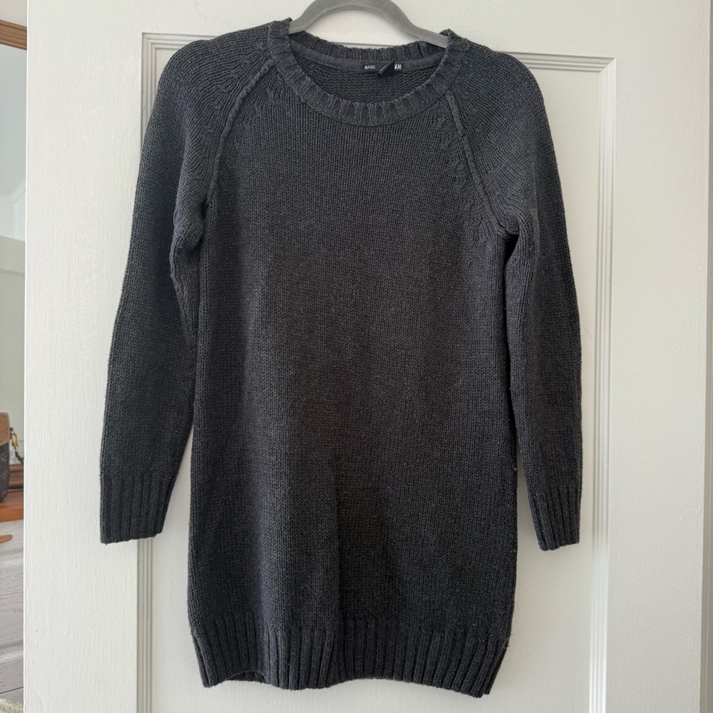H&M Women’s Charcoal Gray Classic Crewneck Chunky Knit Sweater XSmall